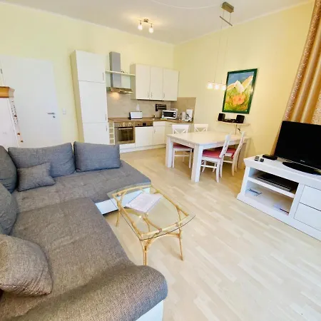 Lotsenhaus/ostseewelle